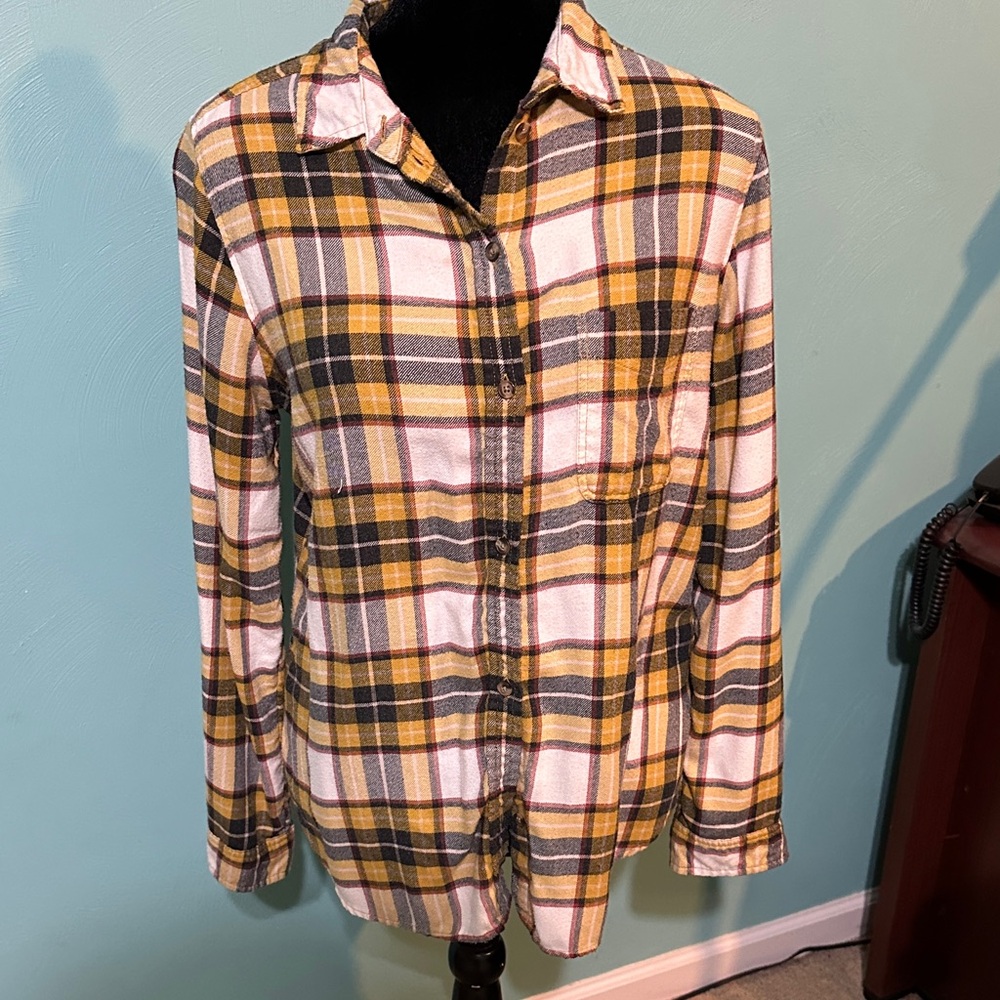 American Eagle Outfitters Yellow Plaid Button Down Shirt